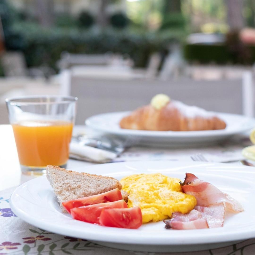 Hotel Orsa Maggiore มิลาโน แมริตทิมา ภายนอก รูปภาพ