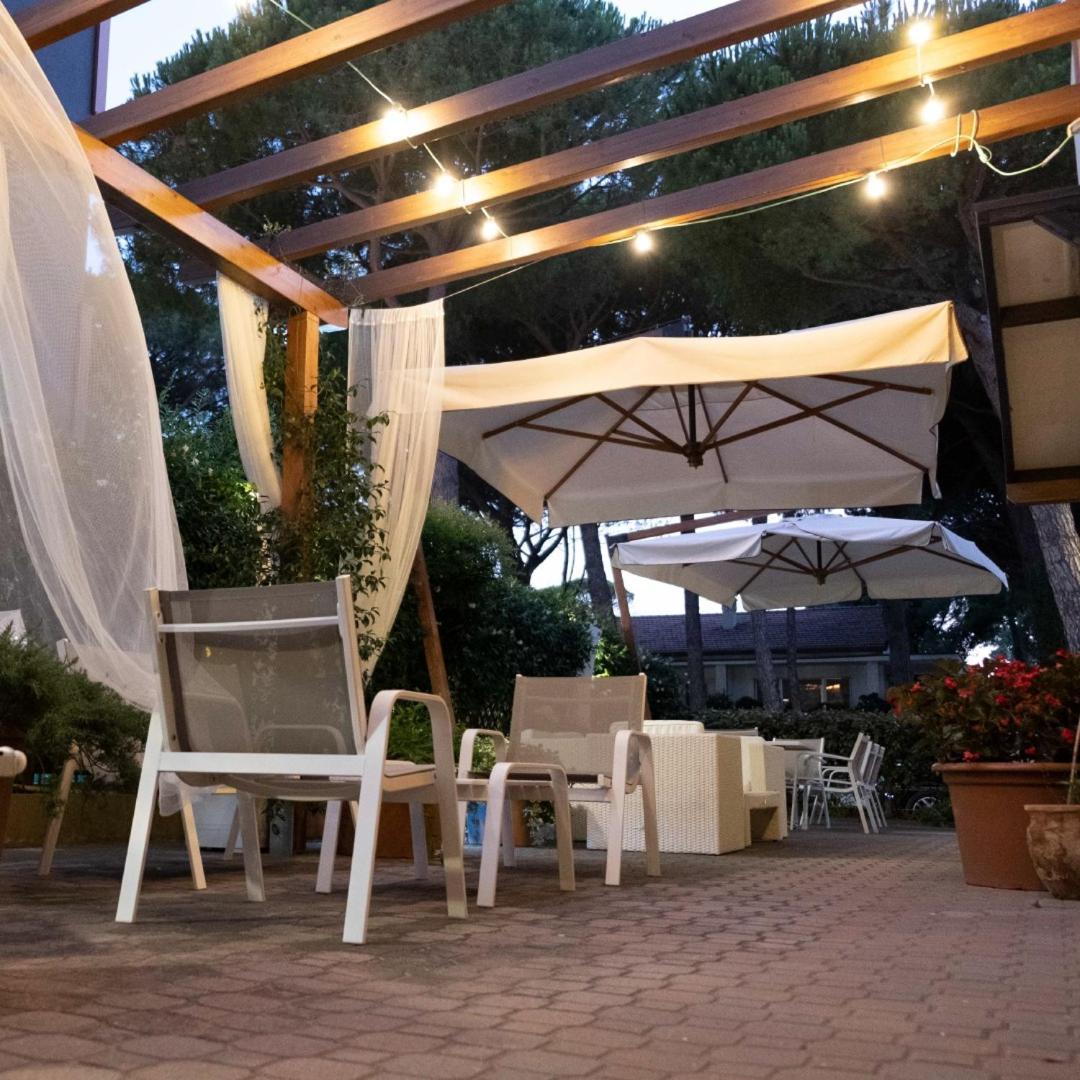 Hotel Orsa Maggiore มิลาโน แมริตทิมา ภายนอก รูปภาพ